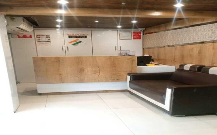 Hotel Sai Suites - Near Dadar Railway Station