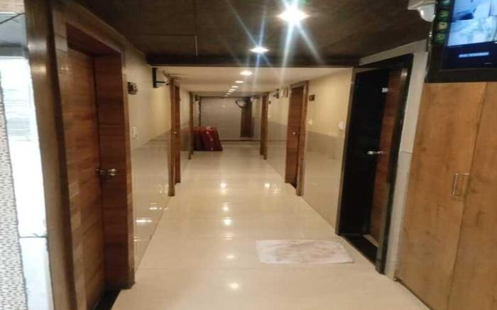 Hotel Sai Suites - Near Dadar Railway Station