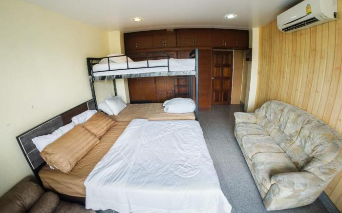 Cozy family room in town (MRT hualumphong station