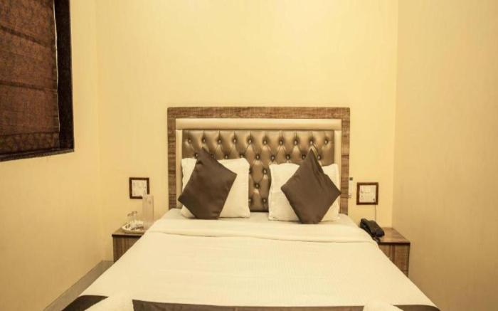 Hotel Apsara - Near J J Hospital