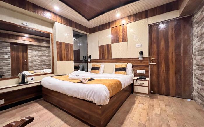 Hotel Victory near Mall Road