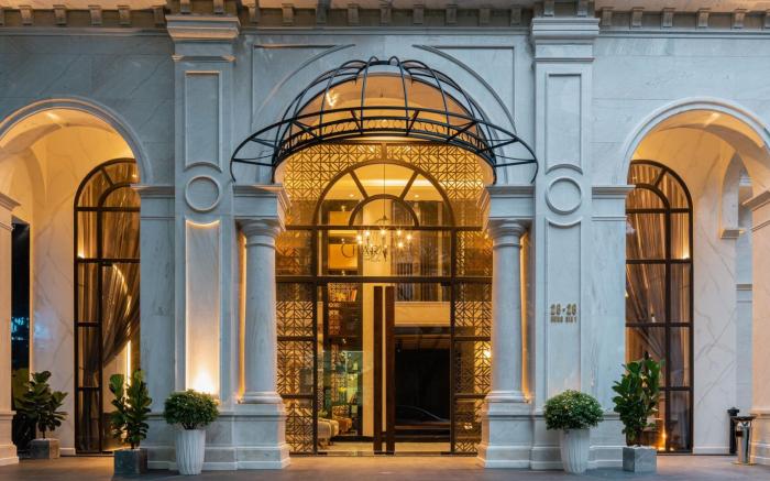 Charmaine's Hotel & Apartment