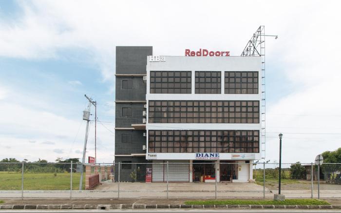 RedDoorz Near Iloilo International Airport