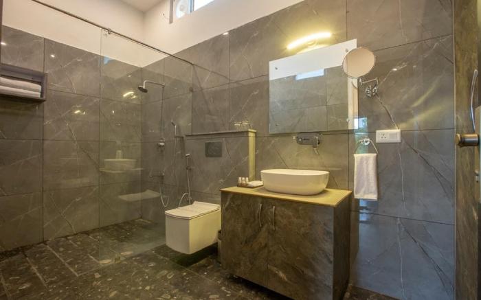 Hotel Oxmo Delhi Airport 