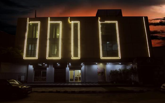 Hotel Silky Palace Near Delhi Airport