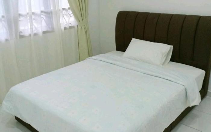 Golden shower apartment WIFI TV Nearby Town area