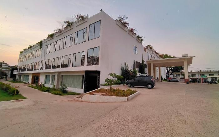 Gautam Hotels and Resort