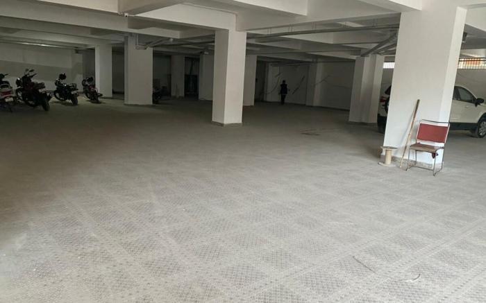 Homlee -Jumbo Lux Flat w hills, Kitchen & parking