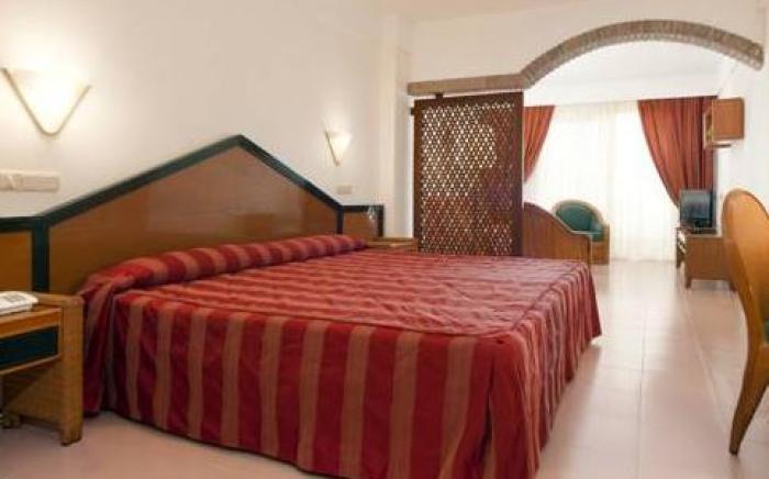 Hipotels Playa La Barrosa - Adults Only