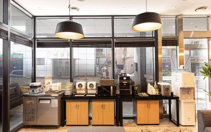 H-AVENUE HOTEL Yeoksam