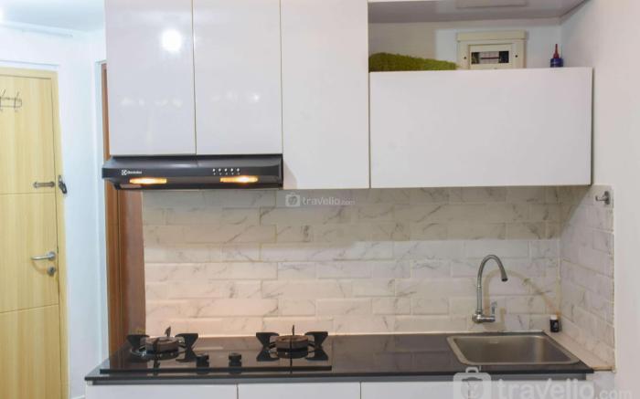 Comfort and Homey Studio at Amethyst By Travelio