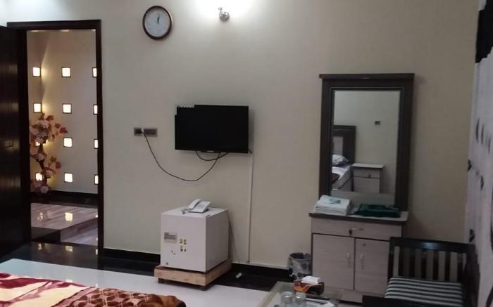 Zamzam Residency Guest House 