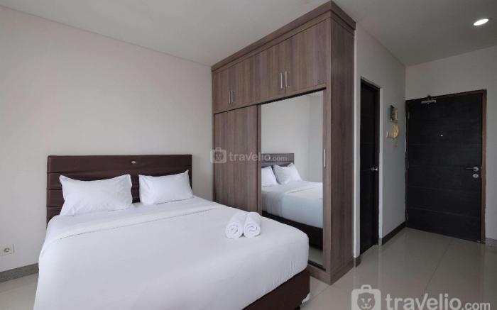 Comfy Studio at Tamansari Semanggi Apt By Travelio