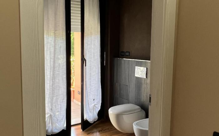 Camera doppia con bagno privato e terrazzino