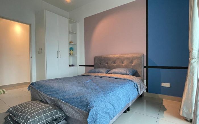 Twin Galaxy city view 2br 6pax near KSL/CIQ