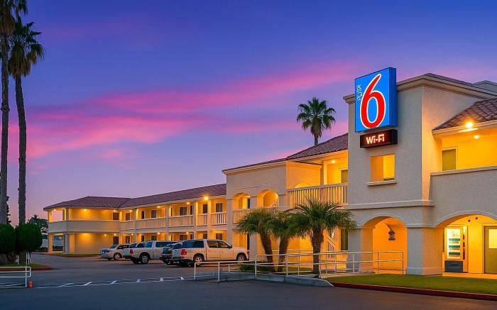 Motel 6 Carlsbad, CA Beach