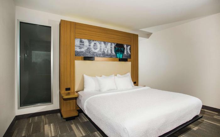 La Quinta Inn & Suites by Wyndham Winchester