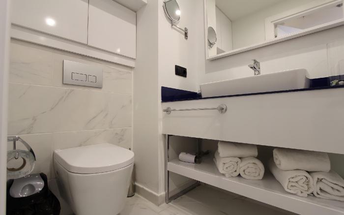 Studio apartment with sea view 