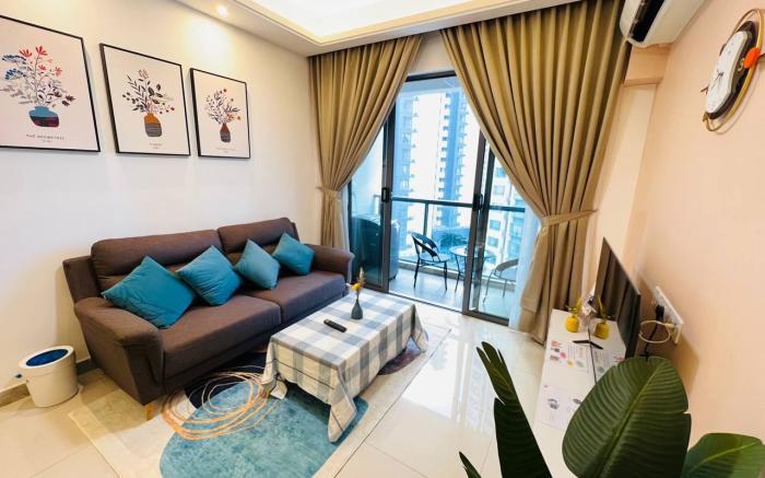 Cozy 1BR unit at R&F Princess by ANJU