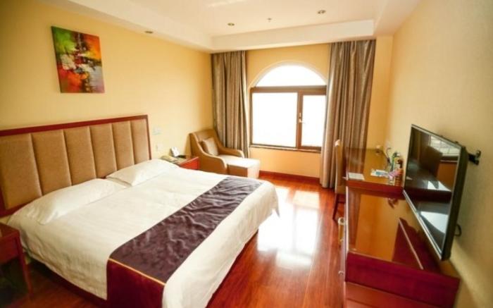 GreenTree Inn Qingdao Wuyishan Road Jiashike Shopping Center