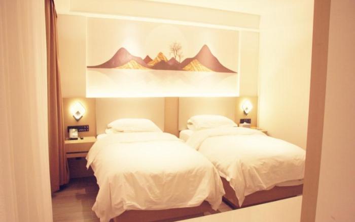 VX Hotel Jiangsu Ocean UniversityJulong Road