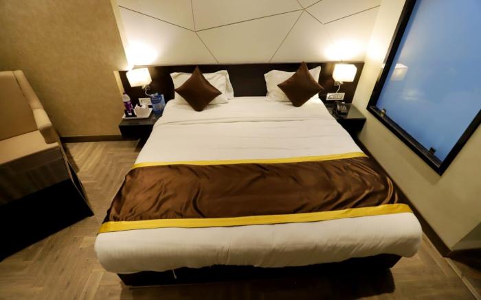 HOTEL SKYLARK