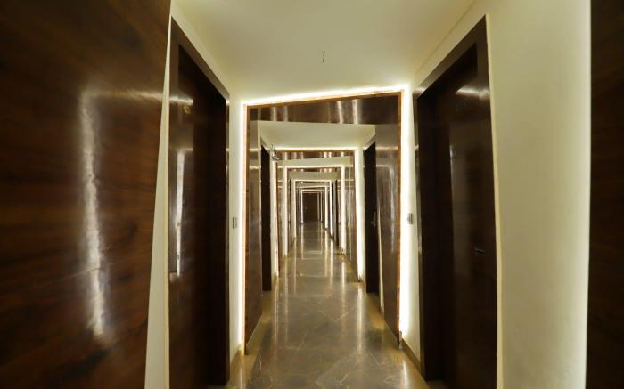 HOTEL SKYLARK