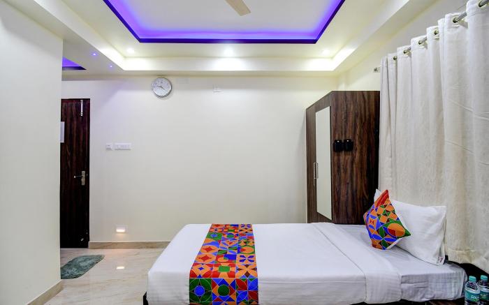 FabHotel Anchorage Inn - Nr. Axis Mall