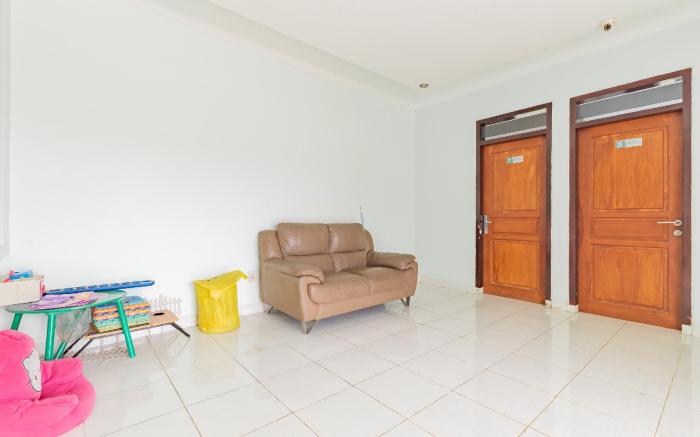 Urbanview Hotel Kampung Istal Megamendung Puncak by RedDoorz