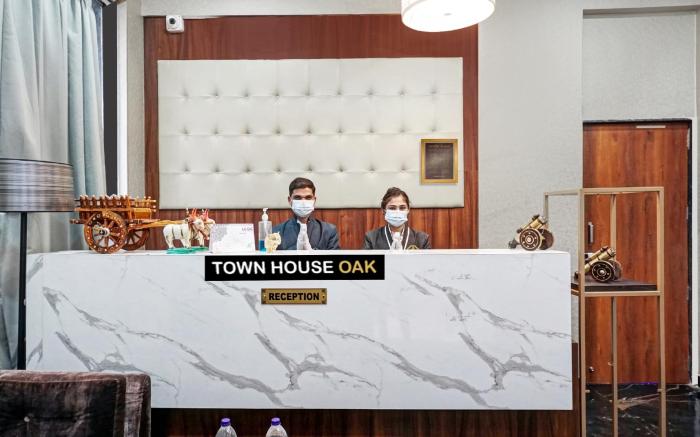Super Townhouse OAK Hotel Rajmudra
