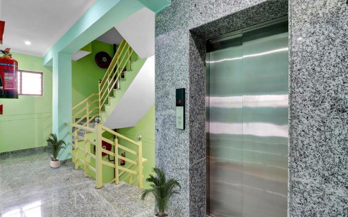 Super Collection O The Kailash Hotel