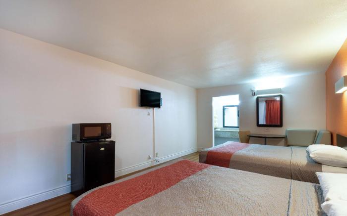 Motel 6 Houston, TX - East