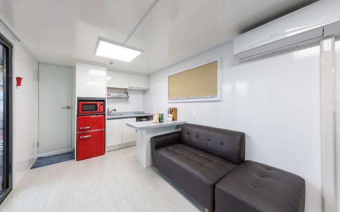 Jade Byeolbit Caravan