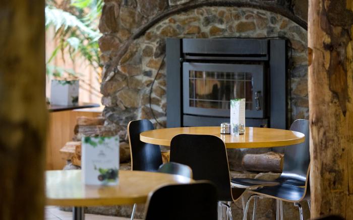 Tullah Lakeside Lodge