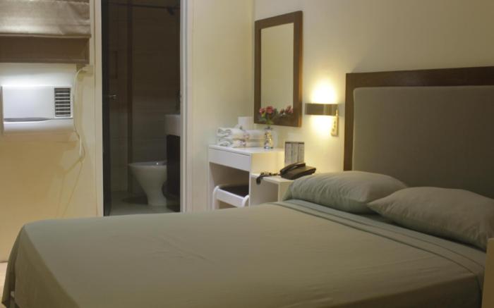 Ridgecrest Gardens Hotel