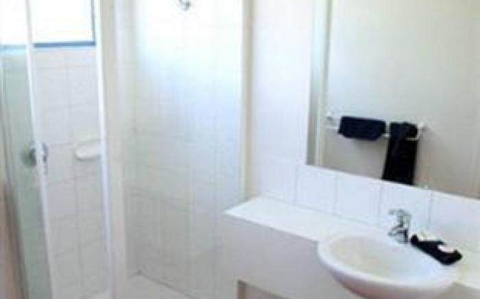 Captains Cove Resort - Waterfront Apartments