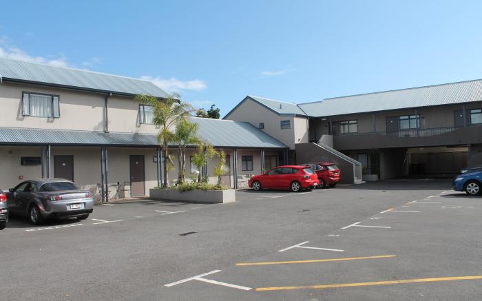 Aquarius Motor Inn
