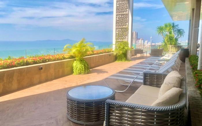 Discover The Serenity Of Riviera W/Seaview Studio