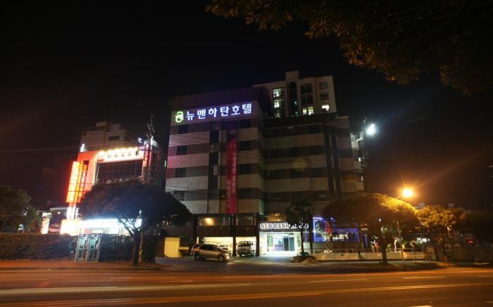 New Manhattan Tourist Hotel