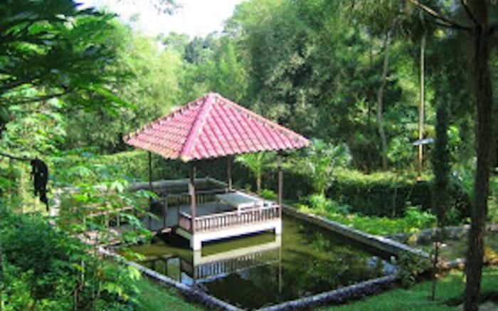 Villa Puncak 6 kamar kap. 20 org - Pondok Yedidah 