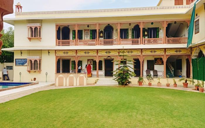 Ikshana Boutique