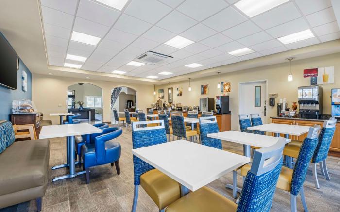 Best Western Plus Lake Elsinore Inn and Suites