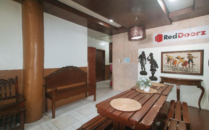 RedDoorz @ Plaza La Paz Iloilo City