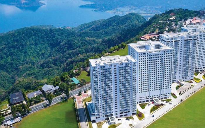 Sugardoll’s Condo Overlooking the Lake