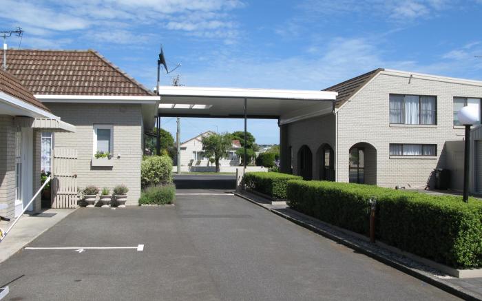 Barclay Motor Inn