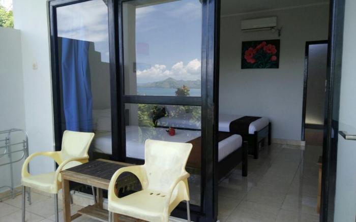 CF Komodo Hotel