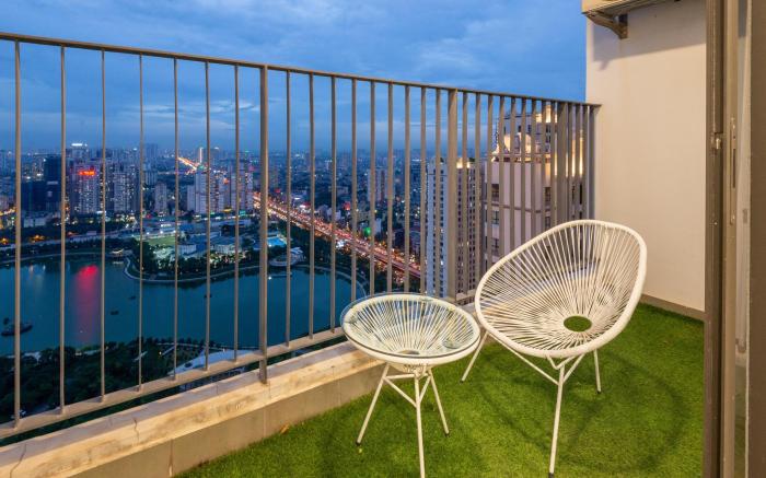 Charming studio Great view  in Cau Giay street