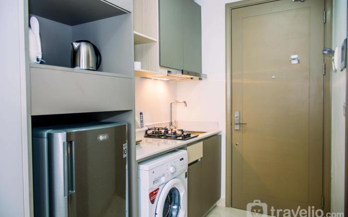 Fancy and Nice Studio at Gold Coast By Travelio