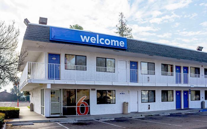Motel 6 Porterville, CA
