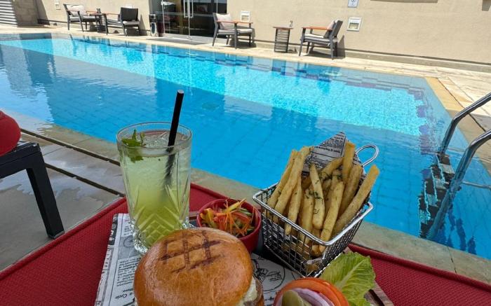 Centro Al Manhal Hotel by Rotana
